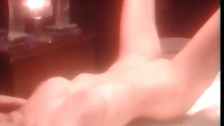ملوك الواقع: سكس اجنبي عربي يمارس الجنس مع مؤخرة جينبرا بيلوتشي على سرير وردي على موقع PornHD