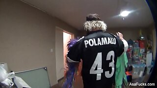 ملوك الواقع: سكس أجنبي مترجم يمارس الجنس مع مؤخرة جينبرا بيلوتشي على سرير وردي على موقع PornHD